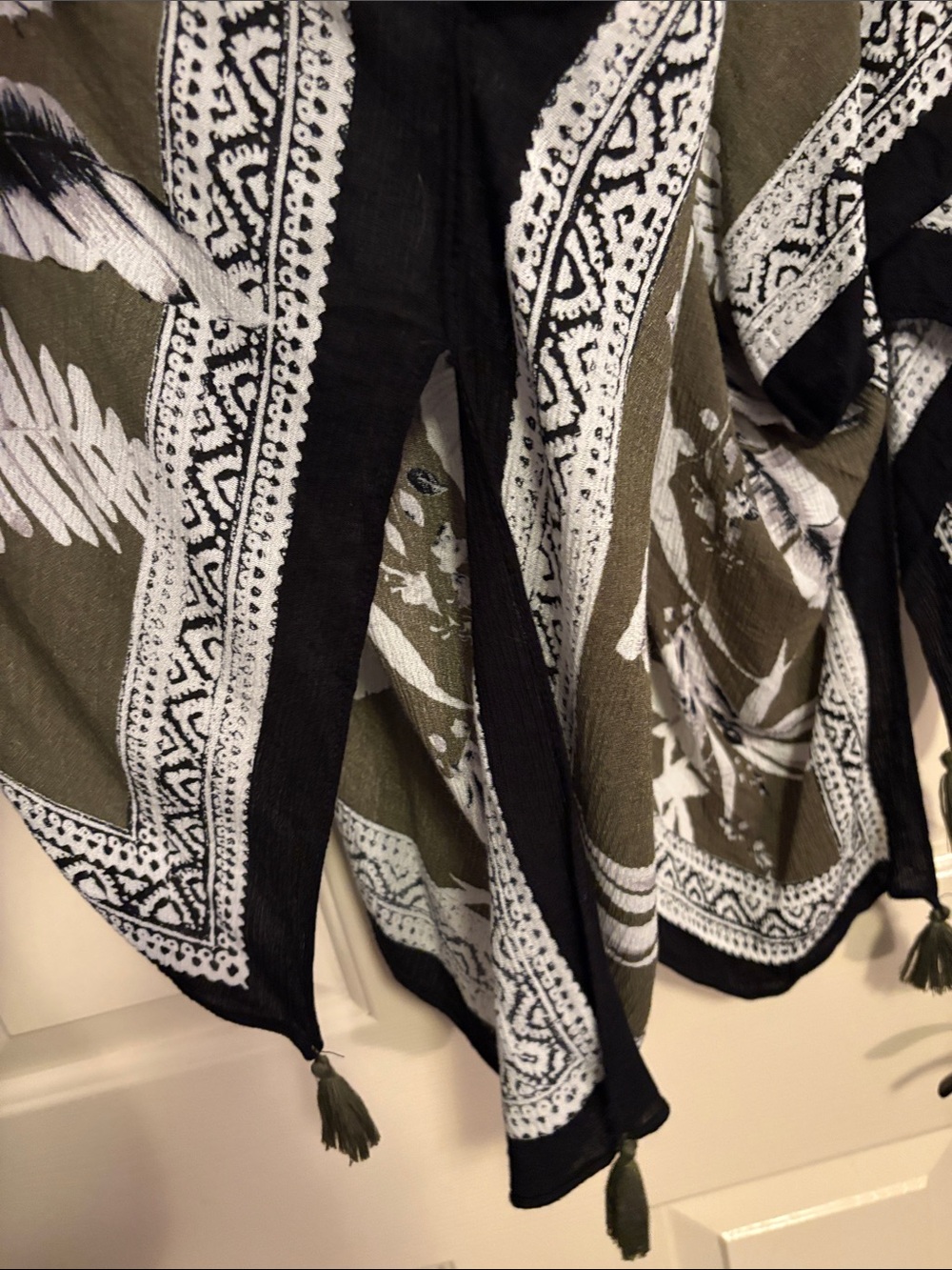 Vince Camuto Olive Wrap with White & black floral design - Picture 4 of 4